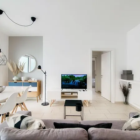 Brissago Apartments *